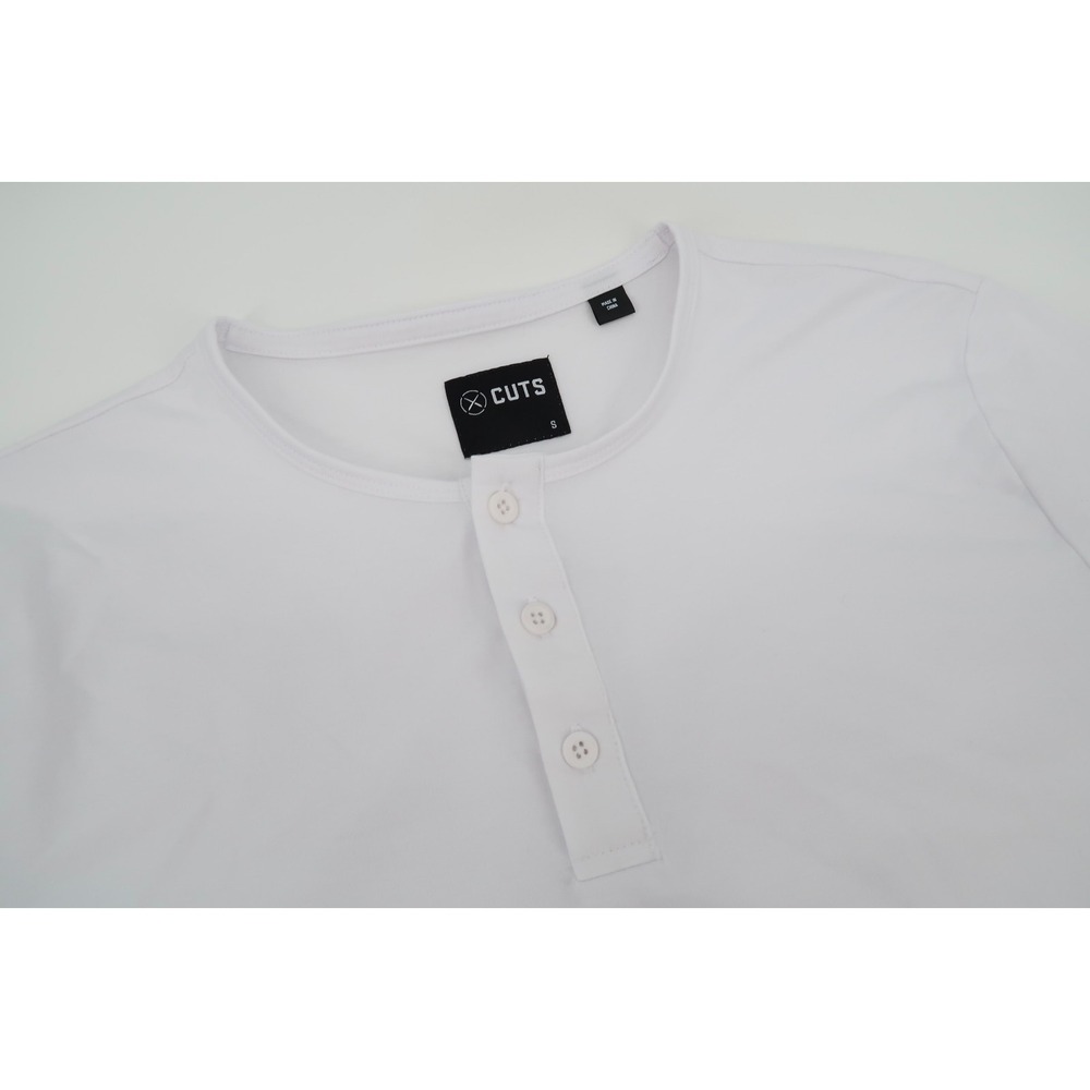 Cuts Clothing Mens Small AO Henley Curve Hem White Short Sleeve Shirt Pyca Pro